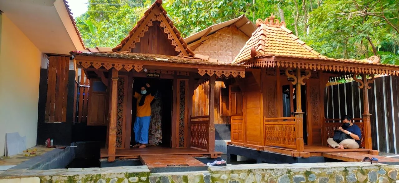 Pembuat Rumah Adat Berkualitas Di Rumpin